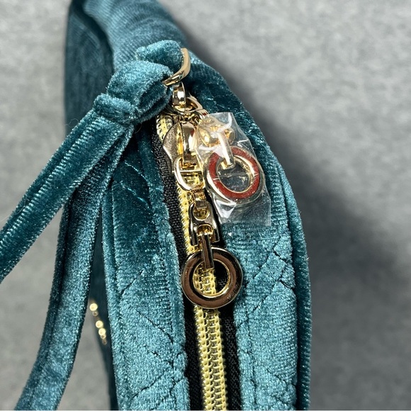 Bagsmart Velvet Jewelry Organizer Travel Bag Quilted Teal Wristlet Gold Hardware - Picture 7 of 15